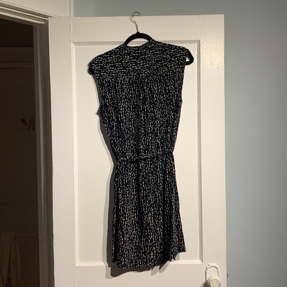 🌟Host Pick🌟 MARCS Australia 100% silk black and white arrows mini dress - Picture 11 of 14